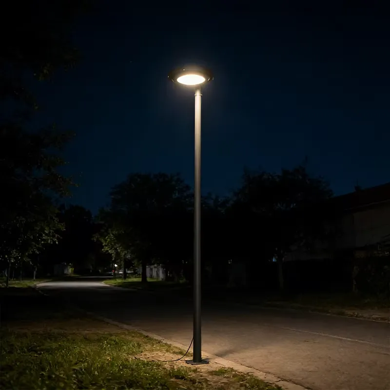 Çelik Direkli LED Bahçe Lambas - Outdoor Lighting The Range incelemesi ve fiyatı